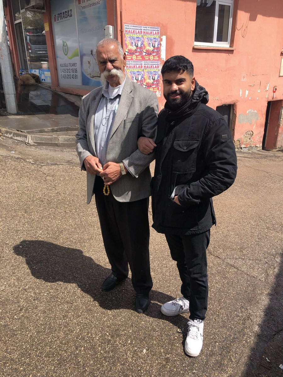 Ali_Tacar's tweet photo. Dersim Kültürünün önemli bir elçisi, namıdiğer #UzunMehmet’in ailesi şahsında tüm #dersim halkına başı sağlığı diliyorum. https://t.co/1OgU3RDdrs
