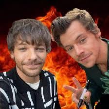 ForgodsakeLarry's tweet photo. Louis and Harry right now https://t.co/lJdF8CxMIb