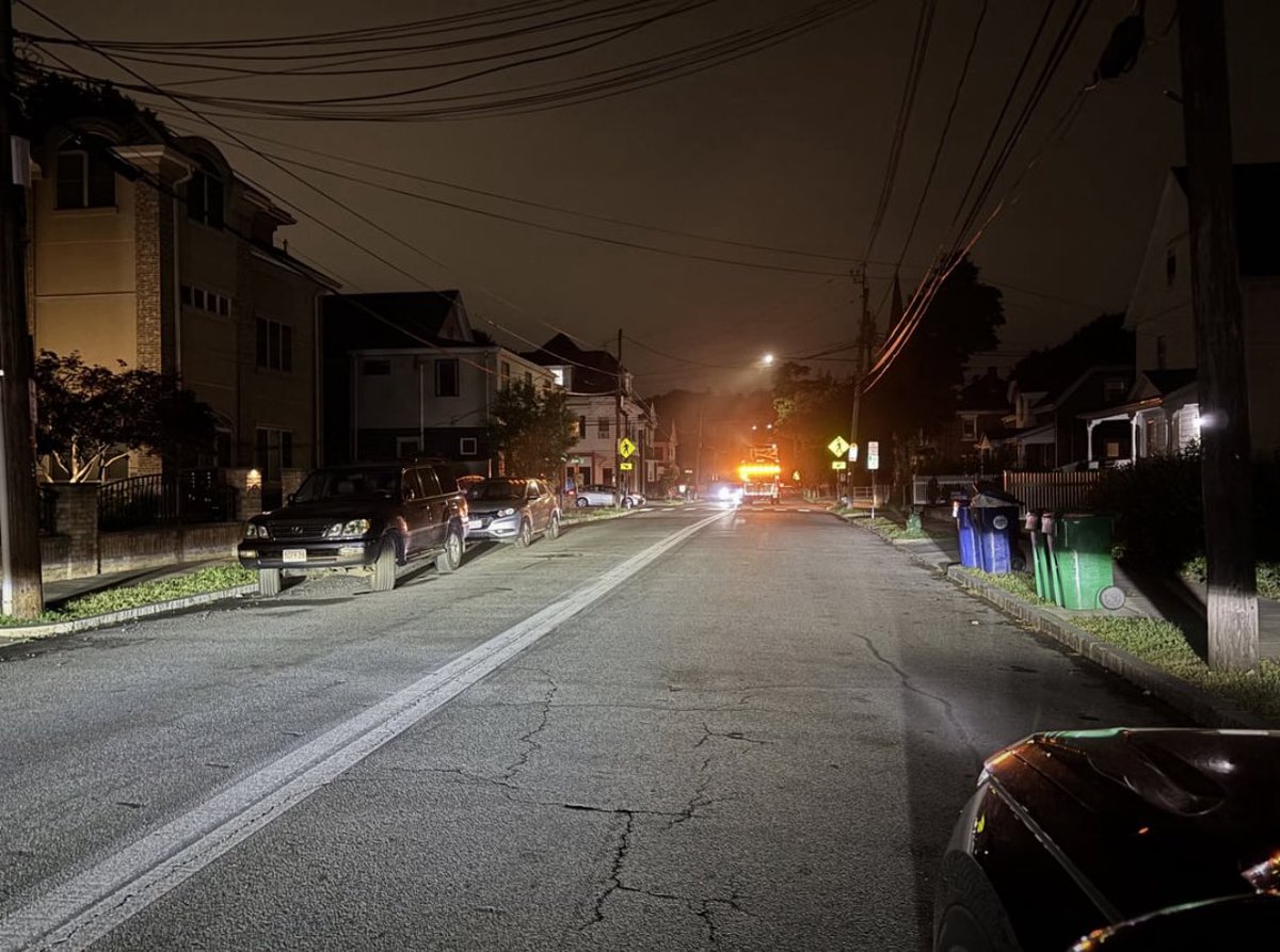 MassDailyNews's tweet image. Newton, MA removed Italian flag street lines from Adams Street after a single complaint — just weeks before the city’s Italian summer festival.

This 40-year tradition was erased overnight, while other cities continue to paint streets with colors celebrating culture &amp;amp; identity