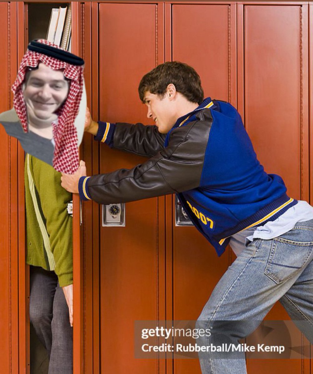 بالأمس، دُفع أعضاء من إعلام فريق وايلدكاتس مرة أخرى إلى خزانة المدرسة بعد انضمام Ian Premer إلى جامعة نوتردام. لقد أوقع Derek Young مجددًا العديد من مشجعي وايلدكاتس السمان في فخ معلومات تجنيد كاذبة. في بلدي، كان ديريك ليُكافأ بجوائز سخية على حملته التضليلية الناجحة!