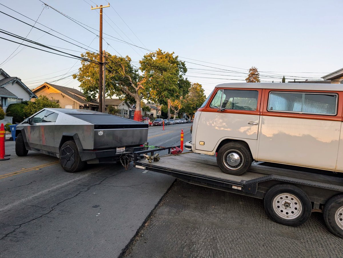 Old &amp; New 
Yesterday our friend was bringing his vintage vw bus to the Bay Area to electrify it, but got stranded when the tow truck broke down en route. Cyberluck truck came to the rescue!