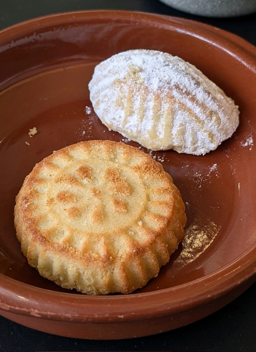Always love a trip to Ta'mini Lebanese bakery - date and pistachio ma'amoul and lahmeh bi ajin manakish. 🥟