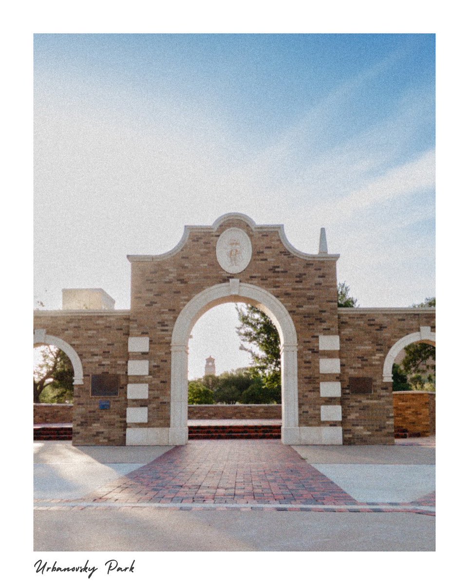 EatAtTexasTech's tweet image. That view from Urbanovsky? Underrated.
So are the dining spots all around it.
#ttu29 #ttueats