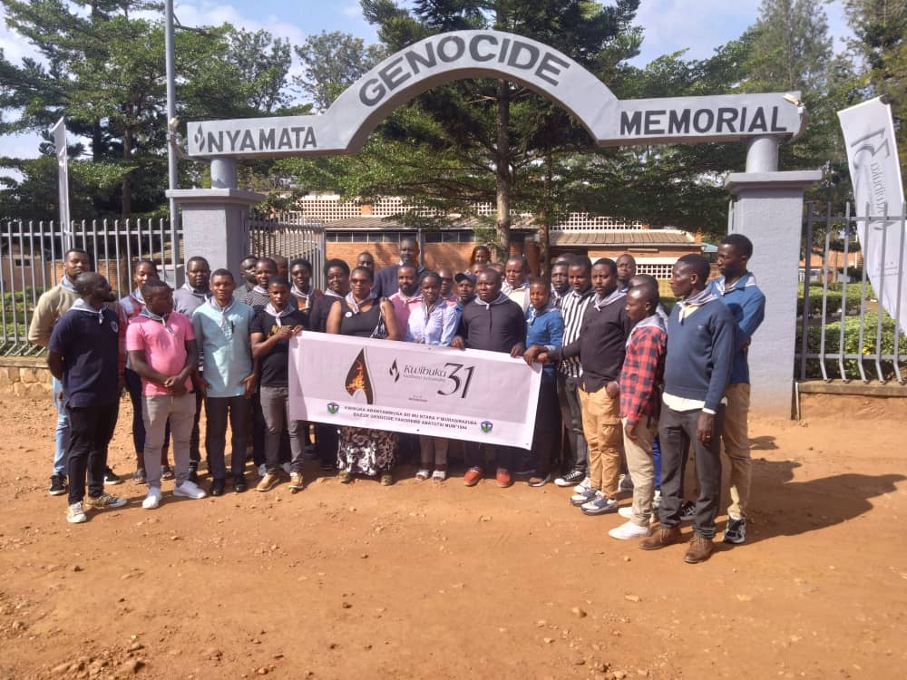 RwandaVets1's tweet photo. On June 26,2025,#RCVD members @RwandaEast gathered at #Nyamata Memorial site to commemorate veterinary practitioners killed in the 1994 Genocide against the Tutsi, They also visited the family of the late #Rugema Justin his wife and son as a gesture of remembrance and support. https://t.co/tMyhz9t17s