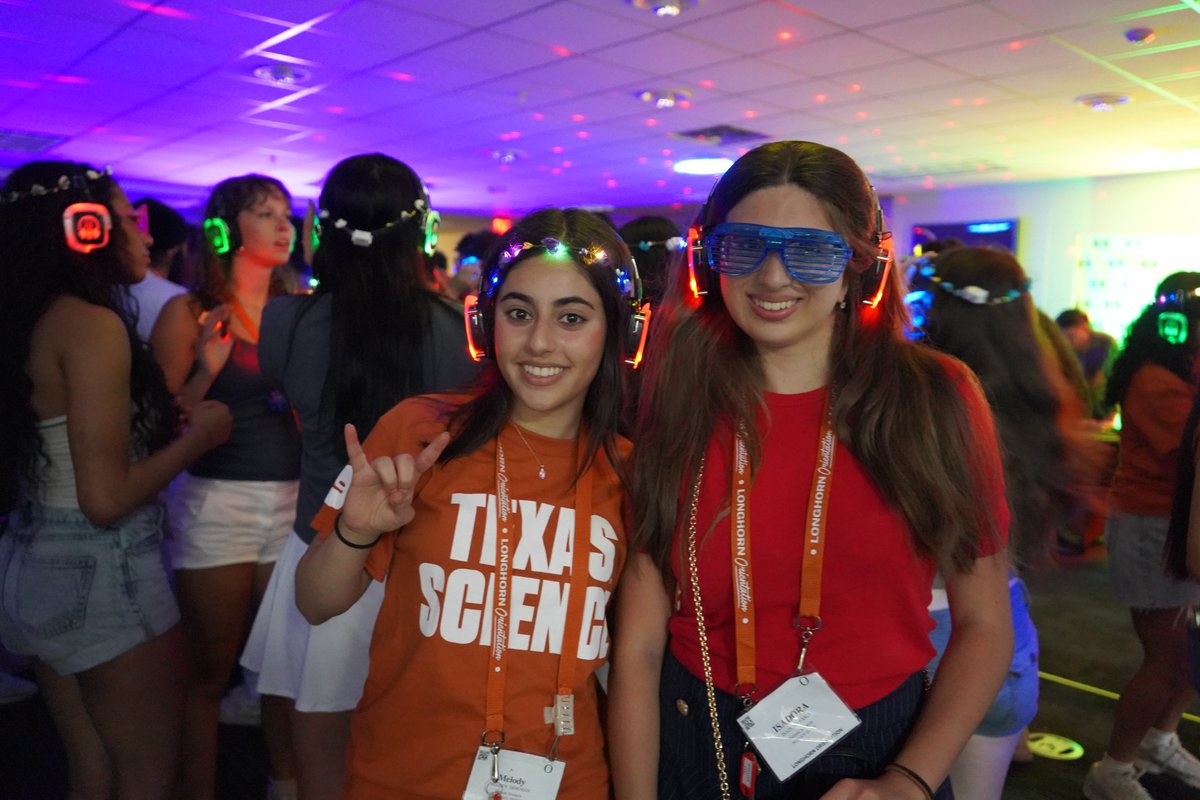 UTorientation's tweet image. Take us back to Session 5 🔥 Highlights for Session 5 of Longhorn Orientation are live on our Facebook page. Hook'em! 🤘facebook.com/share/p/19Hqdk…