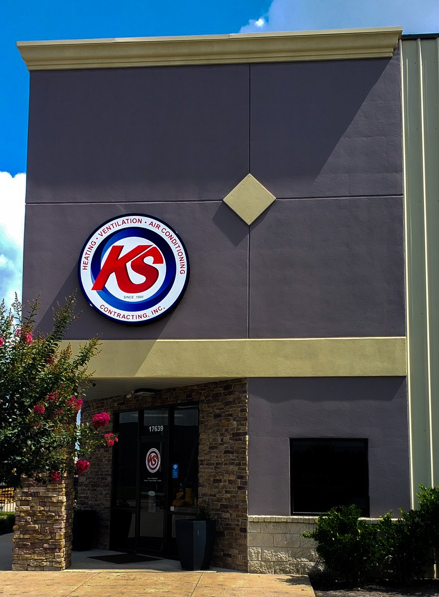 ledpartnershtx's tweet image. Clean, bold and built to last. Our latest install for KS Contracting features custom signage both inside and out—delivering a sharp look that reinforces their brand from the curb to the conference room.
#LEDPartners #CustomSignage #traditionalsignage #SignDesign #KSContracting