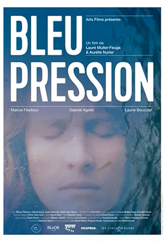 L'ÉTÉ, La Grande Bleue ☀️🐟
Pas pour Ariane l'héroïne de BLEU PRESSION de Laura Feuga-Muller et Aurélie Nurier que  @vodmania présente ce soir; une héroïne qui souffre de la phobie de l'eau jusqu'à ce qu'un chat bouscule ses angoisses 🐈‍⬛
vimeo.com/ondemand/bleup… #vacancesestivales