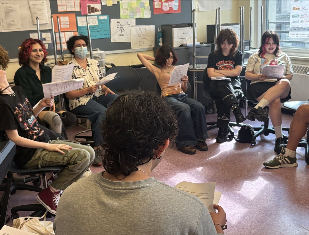 HousesontheMoon's tweet image. Thank you for BUILDING WITH US this Spring! Your gifts have helped us continue work on “The Past Is Always Present,” collaborating with students in California, New Mexico, and NYC on an original play with music + school curriculum inspired by America’s LGBTQ histories. (2/3)