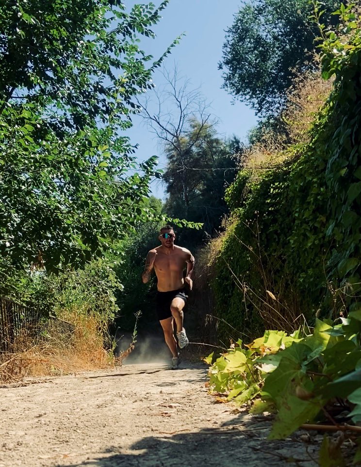 Alejandro tweet media