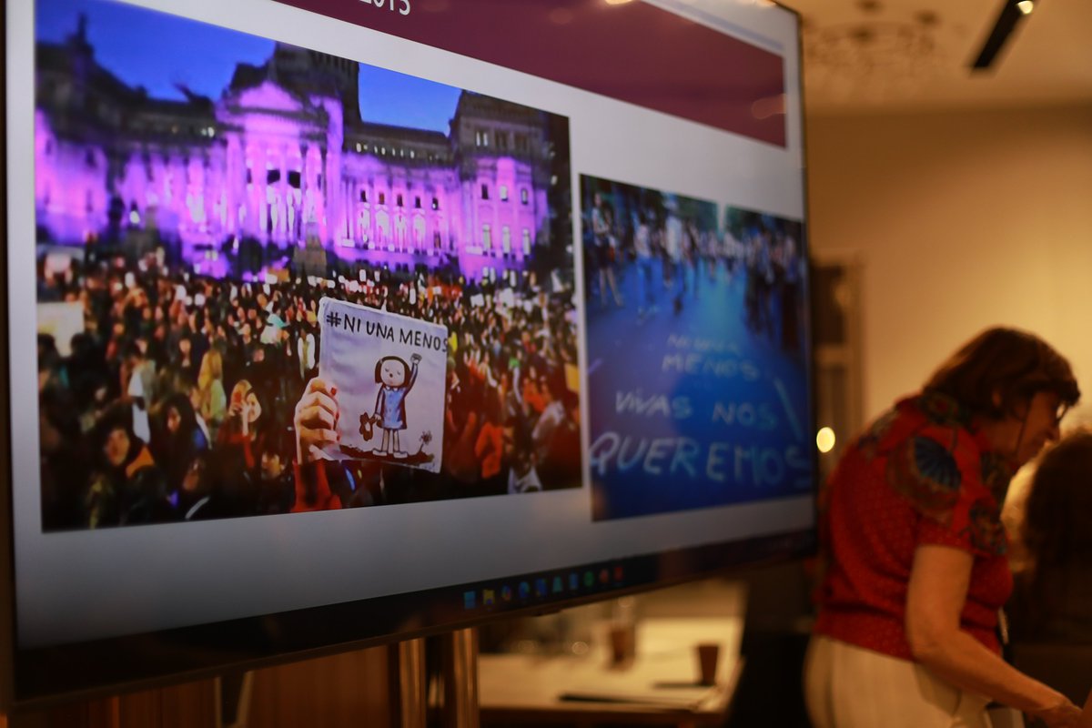 Cooperación Española (@cooperacionesp) on Twitter photo Ya en Sevilla apoyando el Foro Feminista para y más allá de la Conferencia #FfD4 por la igualdad de género real
La secretaria de Estado de Cooperación Internacional <a href="/Eva_Granados/">Eva Granados Galiano 🌹</a> y la directora ejecutiva <a href="/vanyaradzayi/">Nyaradzayi Gumbonzvanda</a> <a href="/UN_Women/">UN Women</a> subrayan el compromiso con la cooperación feminista Ya en Sevilla apoyando el Foro Feminista para y más allá de la Conferencia #FfD4 por la igualdad de género real
La secretaria de Estado de Cooperación Internacional <a href="/Eva_Granados/">Eva Granados Galiano 🌹</a> y la directora ejecutiva <a href="/vanyaradzayi/">Nyaradzayi Gumbonzvanda</a> <a href="/UN_Women/">UN Women</a> subrayan el compromiso con la cooperación feminista