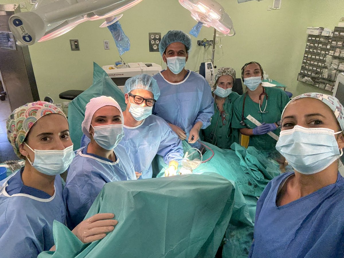 I came here to learn laparoscopy, but I’m equally happy to share my insights on urethroplasty cases. Thanks also for teaching me few spanish words/phrases! Hasta Luego!🫰🏼#ReconstructiveUrology #Urethroplasty #HospitalUniversitarioJerez #España