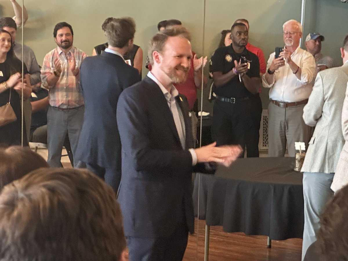 I had the honor of speaking at the inaugural event of the Shelby County Young Republicans last night with my friends <a href="/PeytonGriffeeKY/">Peyton Griffee</a> and Rep. Jennifer Decker!

Young Republicans get it done!  Our generation will save the Republic and the American Promise!

Incredible crowd!!