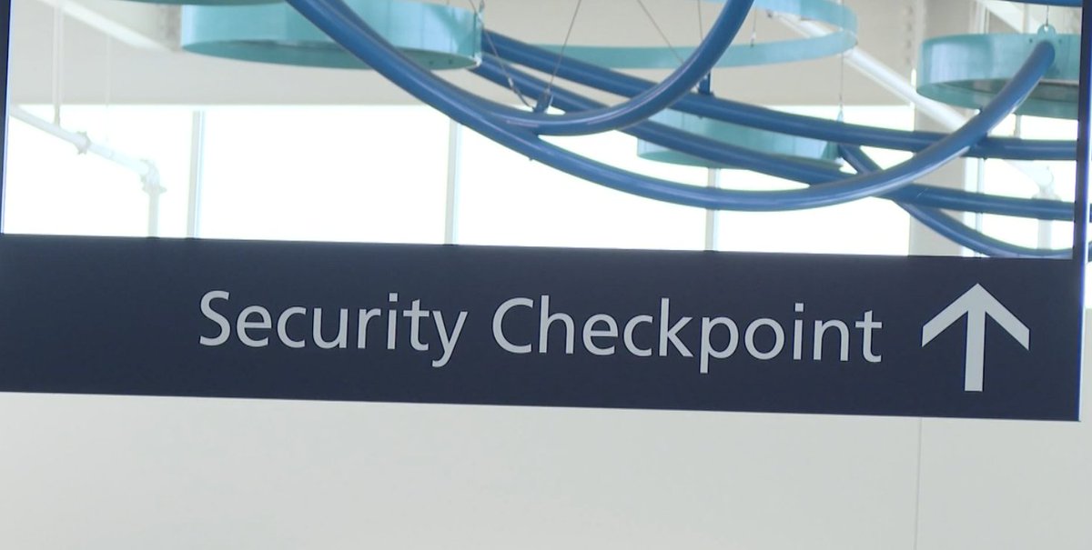 HamannBrooke's tweet photo. 🍽️✈️ Columbia Regional Airport may be getting a terminal kitchen—its first spot for hot meals. But first, TSA needs to weigh in.
📍Currently, only snacks and cold drinks are available post-security. https://t.co/Nug3g5Ax4G