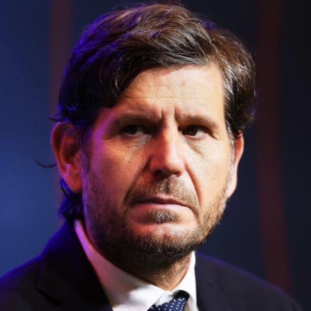 نصراويستا الاهلي شالوا مديرهم الرياضي واحتمال كبير يجيبونه النصر لازم يأخذه بأسرع وقت 

مدير رياضي + مدرب ايمري هم يجلبون اللاعبين بطلب منهم باذن الله هم طريق البطولات 💛
#نصراويين_نرفض_خيسوس