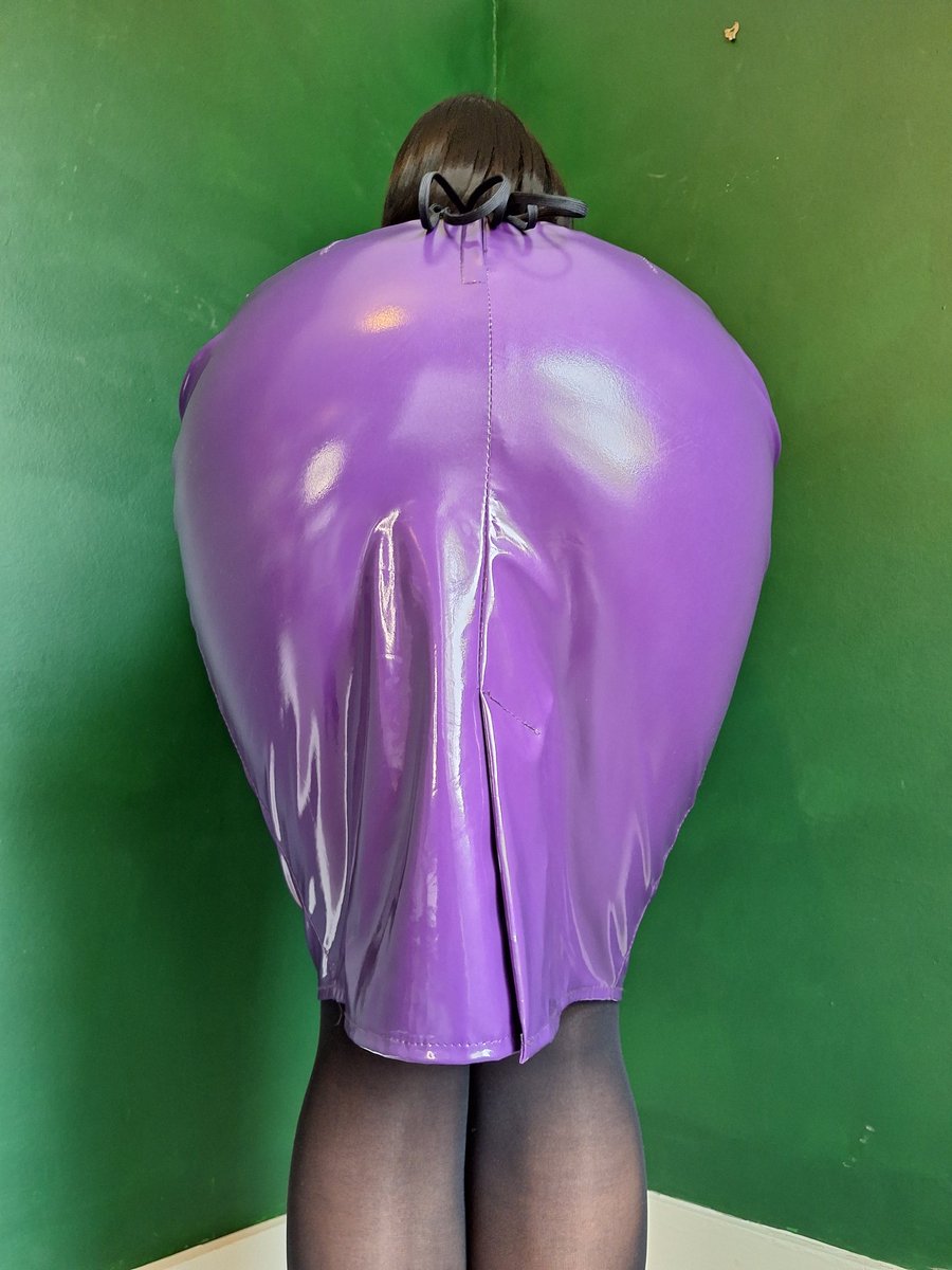 MissChloeForm's tweet photo. I want to feel you bury your face deep in there!
#pvcgloves #pvcskirt #pvc #nylons #nylonfetish #stockings #mistress #femmefatale #femdom #dominatrix #chloeform #mistresschloeform https://t.co/qfvVrgmJmP