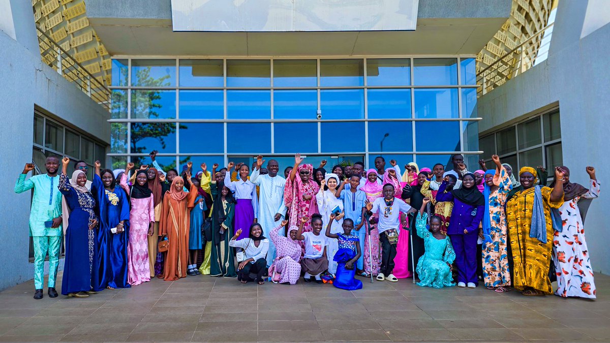 Investing in Children Through Public Financing is an Investment in the Future 💰🧒👧

We wrapped up activities marking the Day of the African Child with a high-level engagement between children of The #Gambia, the Minister of <a href="/MofeaGambia/">Ministry of Finance | Gambia</a>, Hon. Seedy Keita, the Minster of