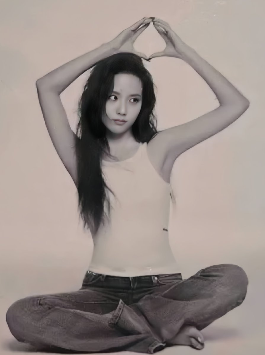 jisoospic's tweet photo. she’s so attractive https://t.co/GIlUT4WU1u