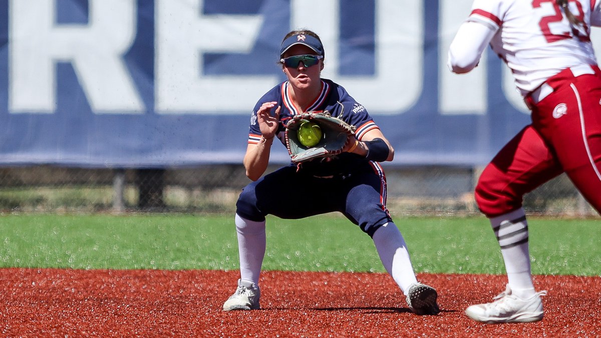 MinesSoftball's tweet image. Shades on as we celebrate #NationalSunglassesDay! 😎☀️
📸 - Brinda Malik/Sam Boender/Patrick Murphy
#HelluvaEngineer
