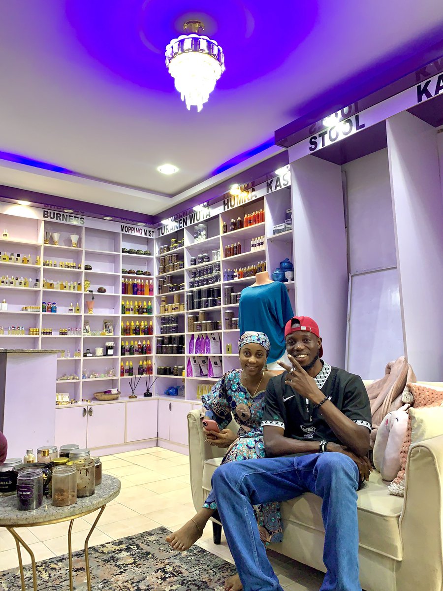 She’s a Gold Digger, I am an A$$ Digger what are we doing? 

digging !! 🤷‍♂️ <a href="/BlaqBonez/">emeka</a> 🌚