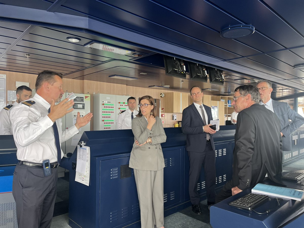 Jean-Marc Roué (@jmrouebferries) on Twitter photo Très honoré d'avoir fait la connaissance de Mme <a href="/CelinePlace/">Céline Place</a>, Ambassadrice de 🇫🇷 en #Irlande lors de son déplacement en <a href="/RegionNormandie/">Région Normandie</a> ! Merci pour son intérêt pour notre politique de décarbonation et sa visite du #GuillaumedeNormandie, 1er ferry hybride 🇪🇺 ! <a href="/BrittanyFerries/">Brittany Ferries</a> Très honoré d'avoir fait la connaissance de Mme <a href="/CelinePlace/">Céline Place</a>, Ambassadrice de 🇫🇷 en #Irlande lors de son déplacement en <a href="/RegionNormandie/">Région Normandie</a> ! Merci pour son intérêt pour notre politique de décarbonation et sa visite du #GuillaumedeNormandie, 1er ferry hybride 🇪🇺 ! <a href="/BrittanyFerries/">Brittany Ferries</a>
