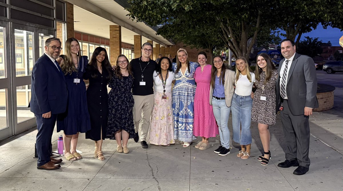 Tracey Hanes tweet media