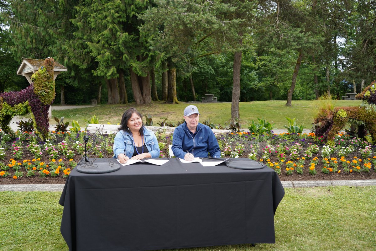 tsleilwaututh's tweet image. We signed a Barnet Marine Park co-management agreement with @CityofBurnaby. “saltaɬ (Barnet Marine Park) has been a culturally important area to səlilwətaɬ since time immemorial.” – Chief Jen Thomas, səlilwətaɬ (Tsleil-Waututh Nation).
Learn more: twnation.ca/s%c9%99lilw%c9…