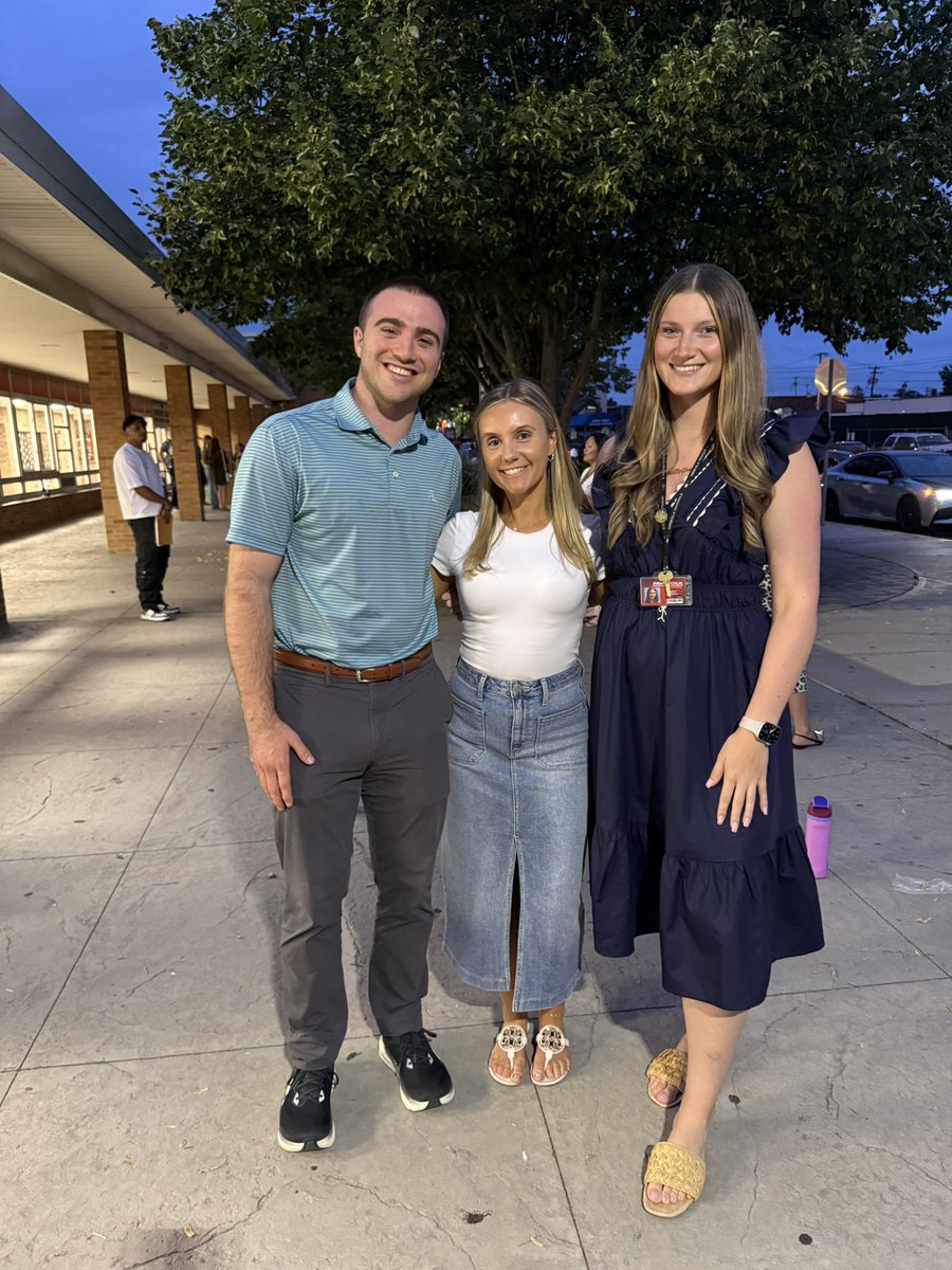 Tracey Hanes tweet media