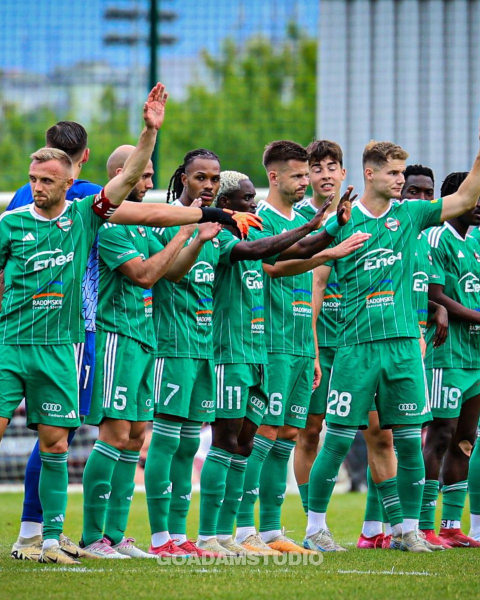 kuras_adam's tweet photo. Piłkarze @Radomiak_Radom  rozegrali pierwszy kontrolny mecz przed sezonem 2025/2026 w @_Ekstraklasa_  ⚽️ Zieloni zremisowali z @LKS_Lodz  0⃣:0⃣

📷 fot. Adam Kurasiewicz | #GoAdamStudio | @RadomCity  | @_1liga_ https://t.co/nGRJMjTlD4