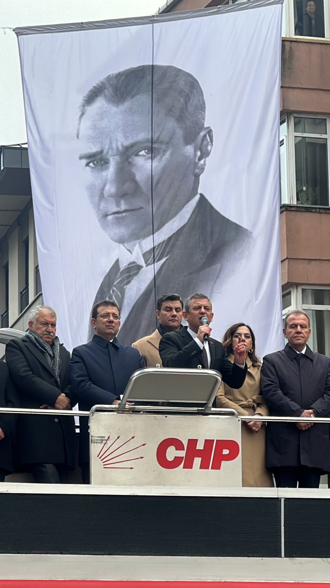 Siyasetin 'düşene tekme' vuran değil, 'düşeni kaldıran' dili olmalı. Bugün çukura atılanlar, yarın Yusuf gibi güneş olur. Zulüm çukurundan hakikatle çıkmak, kuyudan yıldızlara uzanan bir sabrın hikâyesidir. Unutmayın Bu millet en karanlık kuyulardan bile ışığa ulaşmayı bilmiştir.