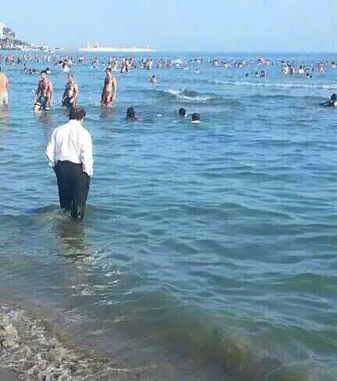 sevkodiyosun's tweet photo. tatile gidenlerin storyleri şöyle izliyorum https://t.co/lFq7bAv15P