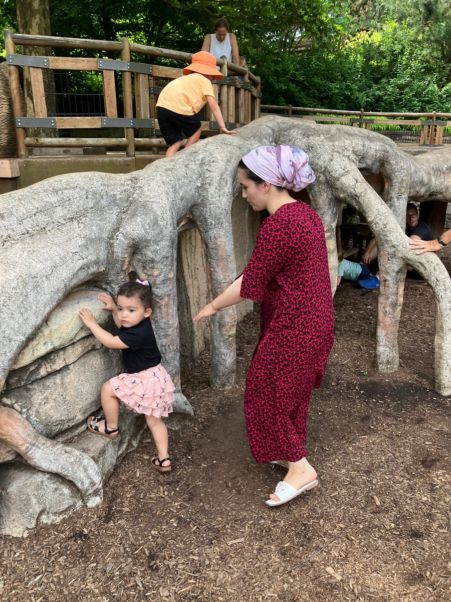 BirthToThree203's tweet image. Part 2 of families enjoying out summer outing to the @MortonArboretum #elevate203 @Naperville203