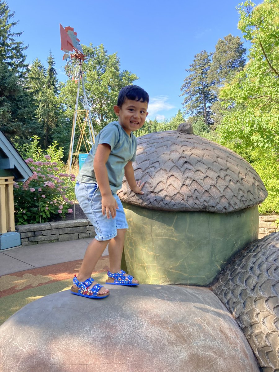 BirthToThree203's tweet image. Part 2 of families enjoying out summer outing to the @MortonArboretum #elevate203 @Naperville203