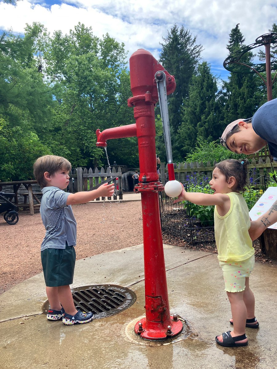 BirthToThree203's tweet image. Part 2 of families enjoying out summer outing to the @MortonArboretum #elevate203 @Naperville203