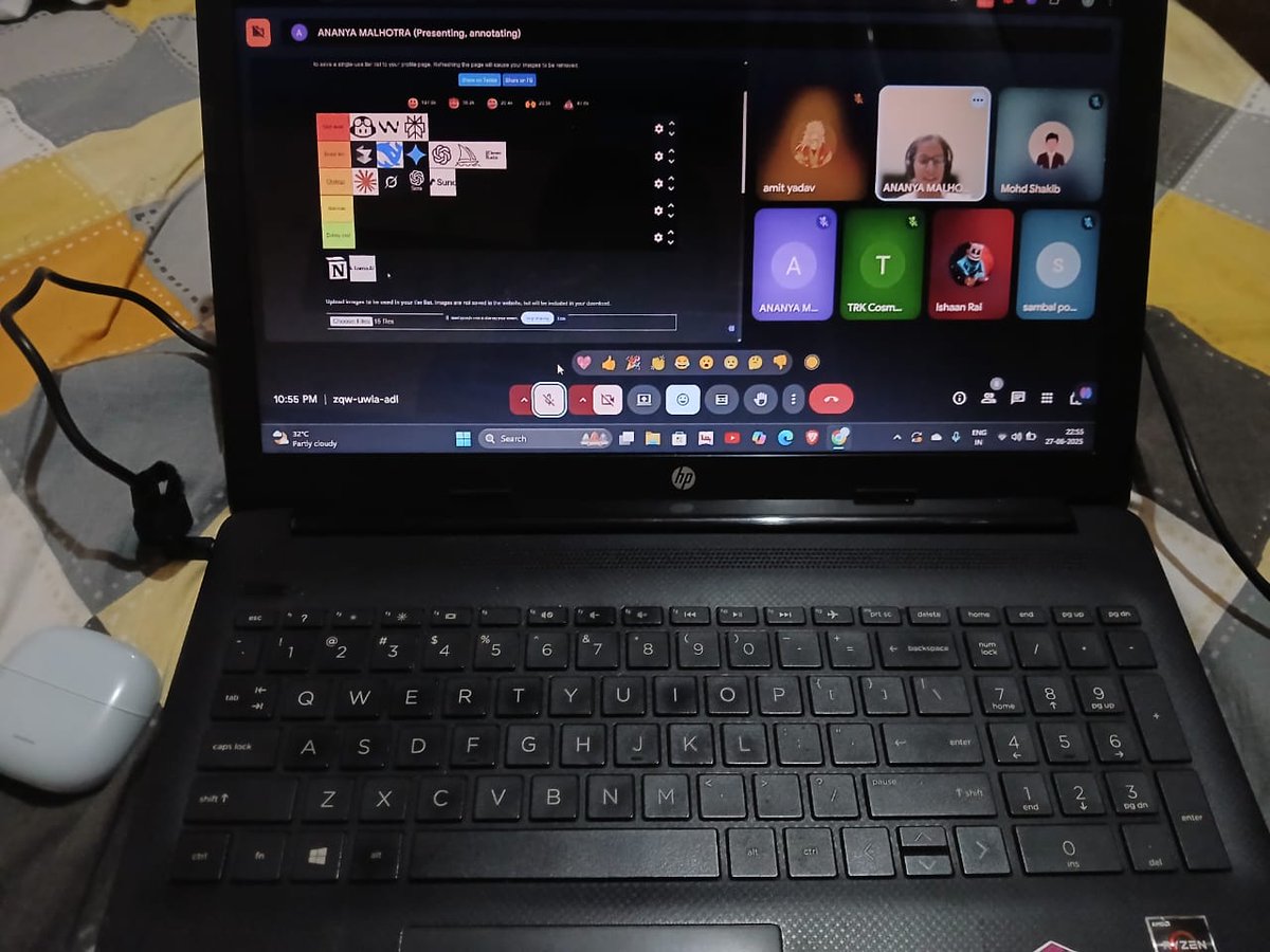 heheitzananyaa's tweet image. Hosted friday nights by @devlearn_com again alongside @SambalPoonia!! Realised new things about hosting meetings. I could&apos;ve done better in a couple of things (i just realised, I&apos;ll get to know more after sometime 🙂) but hey, will keep improving so can host better next time..