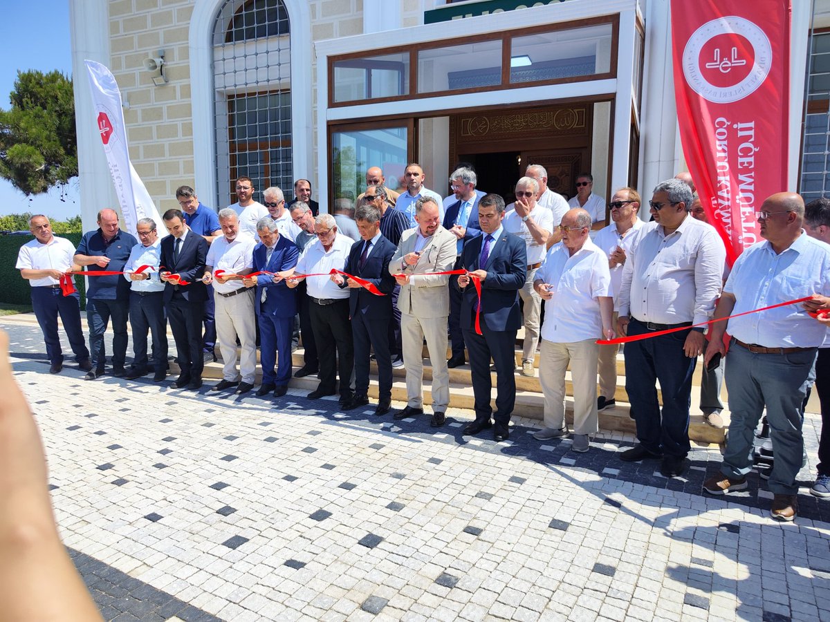CorluMuftulugu's tweet photo. Hacı Mustafa Çakmak Camii Dualarla İbadete Açıldı..
İlçemiz Zafer Mahallesi Bülent Ecevit Bulvarı Devlet Hastane Yanına iş İnsanı Hüseyin ÇAKMAK tarafından yaklaşık 2 yil önce inşaatına başlanan Hacı Mustafa Çakmak Camii tamamlanarak İbadete açıldı. https://t.co/Sw5p1Qv2QJ
