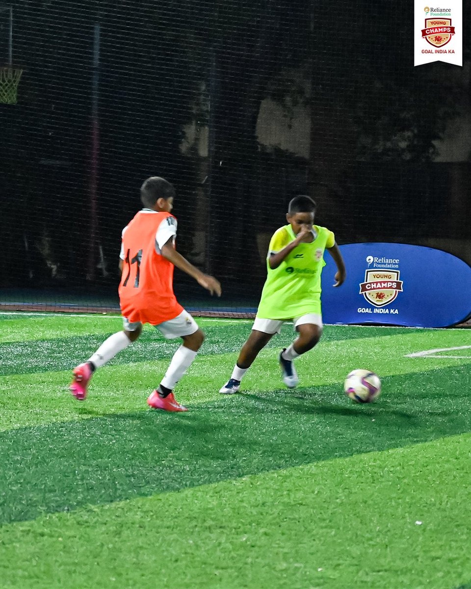 RFYoungChamps's tweet image. Swipe through for pure Puneri passion. 💙

Former Young Champs returned to inspire the future, bringing stories, skills and spirit back to where it all began! ⚽

#RFYC #WeCare #YouthFootball #IndianFootball #ADecadeOfRFYC