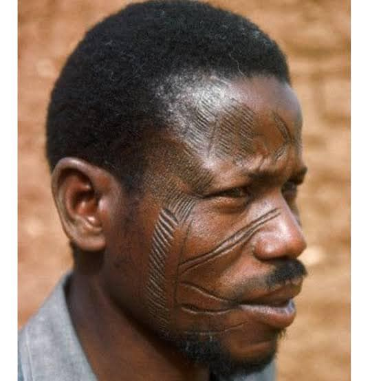 ogah_elvis's tweet photo. @Abubakar_Tradr @EquityEdgeUK @EquitySpace1 Hi @Abubakar_Tradr, found this image on your post. I'm researching pre- &amp; colonial-era means of identification. I intend to use it to illustrate a point. But would need approval. Do you have right to the image, if not, are you able to point me to whoever does? Pls dm a response https://t.co/gINiVNAEuS