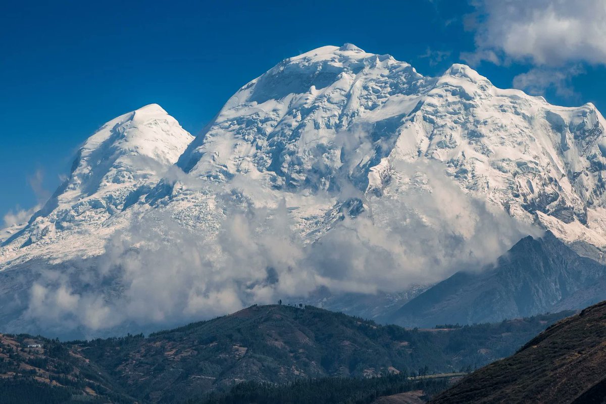 GrippedMagazine's tweet image. Tragedy on Peru's highest mountain...
gripped.com/news/climber-d…