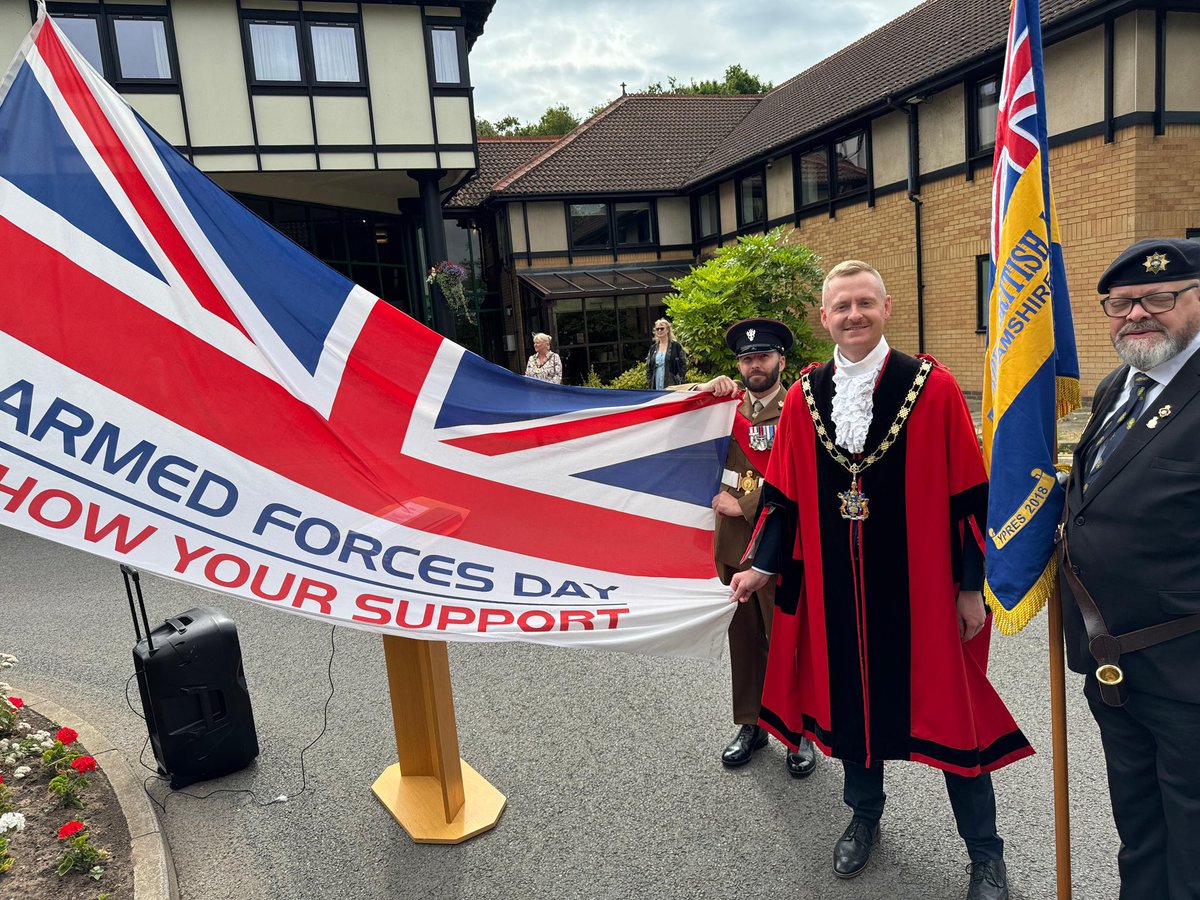 Kyle Robinson-Payne (@kyle_robinson22) on Twitter photo 🇬🇧🎖️Honoured to welcome all to <a href="/GedlingBC/">Gedling Borough Council</a>’s #ArmedForcesDay Flag Raising. We thanked our Armed Forces, veterans, and remembered those who made the ultimate sacrifice. I was pleased to be joined by <a href="/Lord_Lt_Notts/">Nottinghamshire Lieutenancy</a>, community leaders, service members, <a href="/MichaelPayneUK/">Michael Payne MP</a> and residents. 🇬🇧🎖️Honoured to welcome all to <a href="/GedlingBC/">Gedling Borough Council</a>’s #ArmedForcesDay Flag Raising. We thanked our Armed Forces, veterans, and remembered those who made the ultimate sacrifice. I was pleased to be joined by <a href="/Lord_Lt_Notts/">Nottinghamshire Lieutenancy</a>, community leaders, service members, <a href="/MichaelPayneUK/">Michael Payne MP</a> and residents.