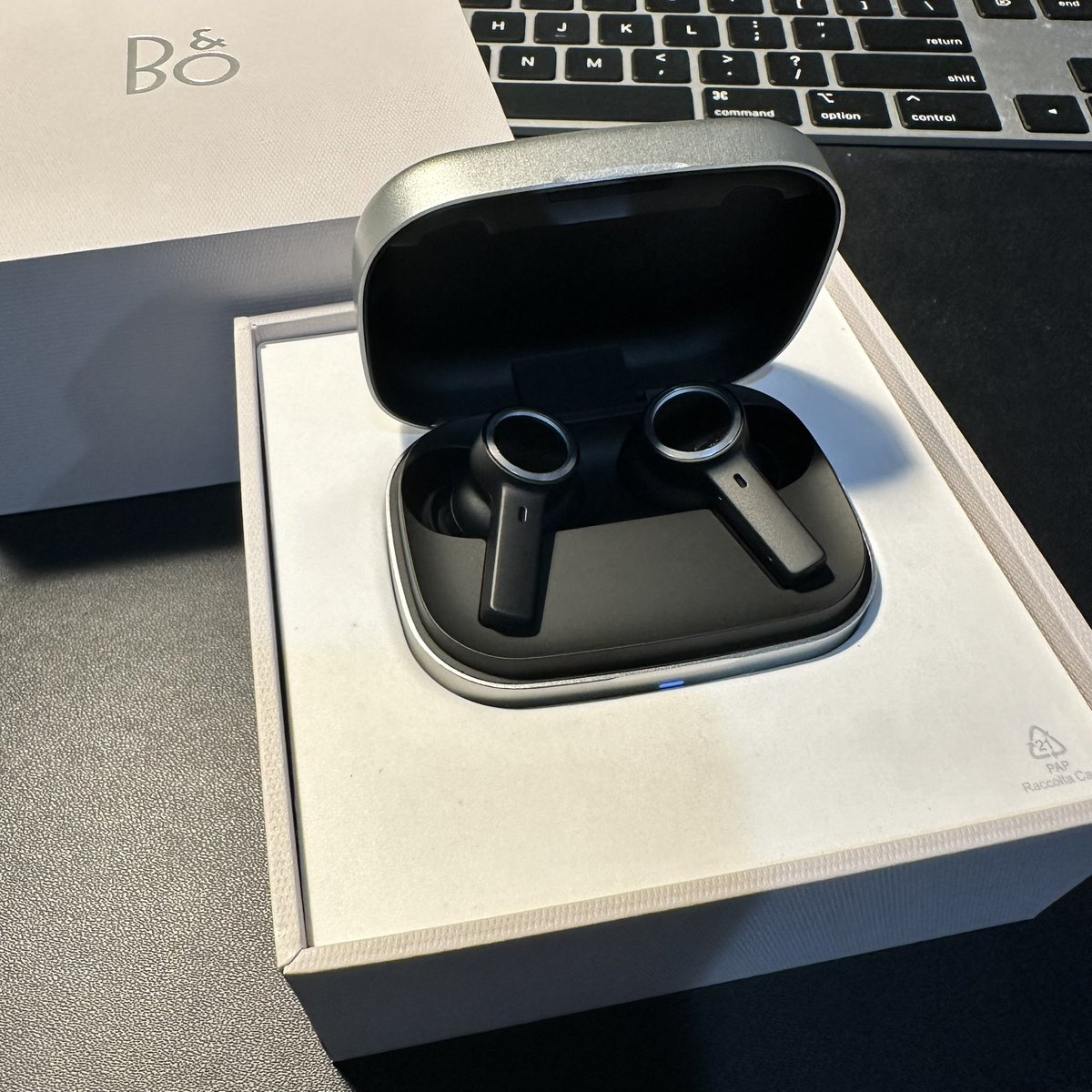 fullshow512's tweet photo. Beoplay Eleven⚔️ https://t.co/JcvigjDdrJ