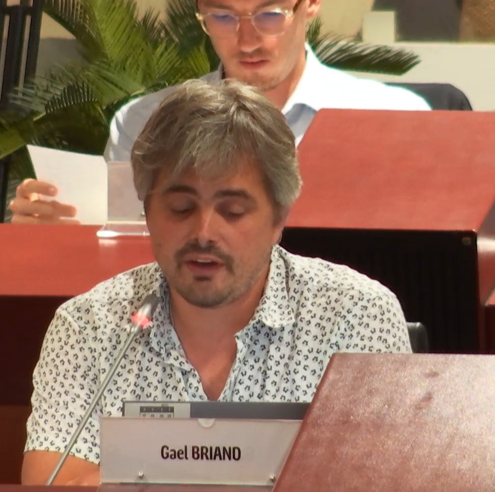 A propos de la position de la Région Bretagne sur la Politique Commune des Pêches, je me suis inspiré du biologiste Pierre Mollo et de son article "pourquoi les sardines raffolent les châtaignes". Une vision naturaliste plutôt que technocrate. Le poisson n'est pas un minerai.