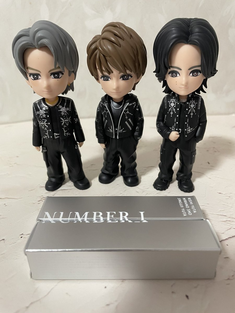 pome_sasuke's tweet image. 通常販売のiLip💄届いた💜❤️🩵
見た目お洒落で香りも使い心地もよくて
持ってるとNumber_iを感じられるの嬉しい
ストック3個になったからしばらく安心😌

#iLip 
#Number_i