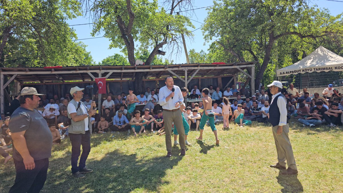 📍Mudurnu / Çepni Köyü

Kadim geleneğimizin yaşatıldığı, birlik ve bereketin simgesi olan Mudurnu Çepni Köyü Hacet Bayramı ve Güreş Müsabakalarına katılarak hemşerilerimizle bir araya geldik.

Anadolu irfanının, kardeşliğin ve ata sporumuz güreşin coşkuyla yaşandığı bu güzel