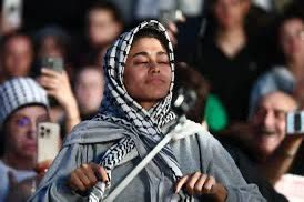 🎗️(((SIMON WEINBERG))) (@slmonweinberg) on Twitter photo 🔴🇫🇷| Chasse à l’homme lancée par <a href="/RimaHas/">Rima Hassan</a> et la meute ➡️ <a href="/FranceInsoumise/">La France insoumise</a> <a href="/MathildePanot/">Mathilde Panot</a>
🚨Un jeune homme, filmé sans son accord par <a href="/RimaHas/">Rima Hassan</a>, est désormais jeté en pâture sur les réseaux sociaux, avec nom, visage et coordonnées identifiables. Il est désormais la cible de 🔴🇫🇷| Chasse à l’homme lancée par <a href="/RimaHas/">Rima Hassan</a> et la meute ➡️ <a href="/FranceInsoumise/">La France insoumise</a> <a href="/MathildePanot/">Mathilde Panot</a>
🚨Un jeune homme, filmé sans son accord par <a href="/RimaHas/">Rima Hassan</a>, est désormais jeté en pâture sur les réseaux sociaux, avec nom, visage et coordonnées identifiables. Il est désormais la cible de