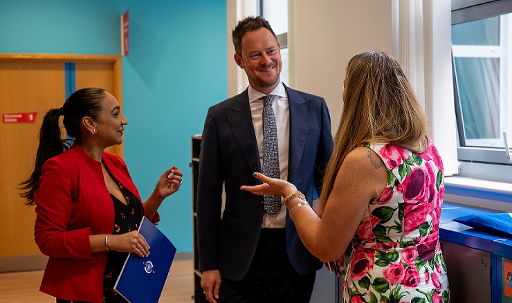 LifelabSoton's tweet image. We had the pleasure of welcoming Minister @StephenMorganMP and @LabourSatvir to our facility at @UHSFT yesterday.
They had a tour, talked to schoolchildren, and heard how we are helping young people in the local area to live healthier lives 👇
lifelabonline.org/local/pages/?i…
