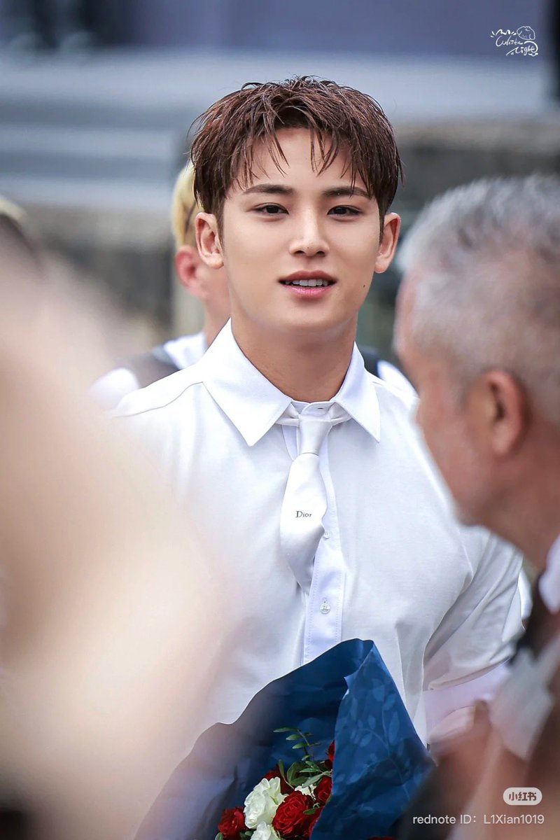 minwonshu's tweet photo. straight out of a manhwa

MINGYU REIGNS DIOR HOMME PFW
#MINGYUxDiorSummer26 #DiorSummer26 
@dior @pledis_17 https://t.co/GeRy9SX0d5