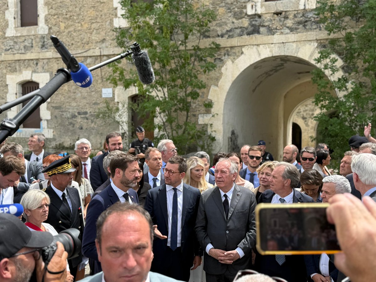 Arnaud Murgia (@arnaudmurgia) on Twitter photo Visite du fort des tĂȘtes que nous allons rĂ©habiliter pour y amĂ©nager le village olympique puis des logements au service dâun nouveau quartier de la Ville. La seule chance pour ce patrimoine inscrit Ă lâUNESCO que nous nâarrivions pas Ă sauver ! <a href="/RenaudMuselier/">Renaud Muselier</a> <a href="/bayrou/">François Bayrou</a> Visite du fort des tĂȘtes que nous allons rĂ©habiliter pour y amĂ©nager le village olympique puis des logements au service dâun nouveau quartier de la Ville. La seule chance pour ce patrimoine inscrit Ă lâUNESCO que nous nâarrivions pas Ă sauver ! <a href="/RenaudMuselier/">Renaud Muselier</a> <a href="/bayrou/">François Bayrou</a>