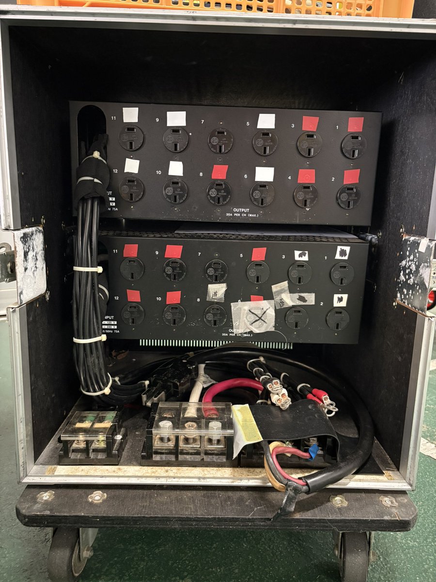 中古2kw24chディマーユニット‼️
ジャンク品3000円‼️

T型コネクターです。
NGチャンネルがあります。
それ以外は動作します。

※弊社一宮倉庫引取り限定
※6/30-7/4のみ対応可
※ジャンク品の為、詳細の説明はいたしかねます。