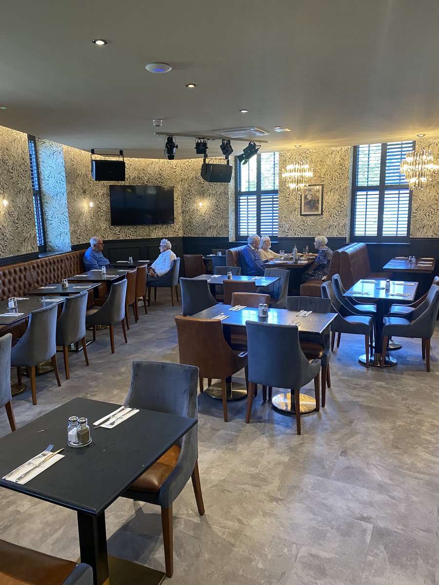 If you are looking for a sneaky night away not far from home then The Pencelli Hotel in Treorchy should be on your list!!! Have a look at these pics 😍