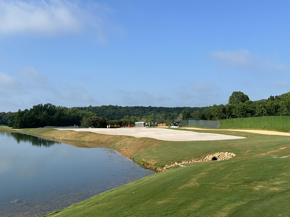 bergingolf's tweet image. It’s a beautiful morning to finish up our putting course at Barnsley Resort. Preplant and sprigs going down shortly. I’ve dubbed this spot “the merger”!
